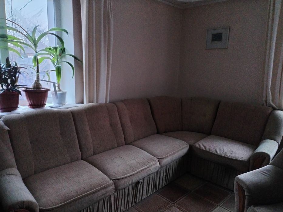 Продам вживаний кутовий диван і крісло