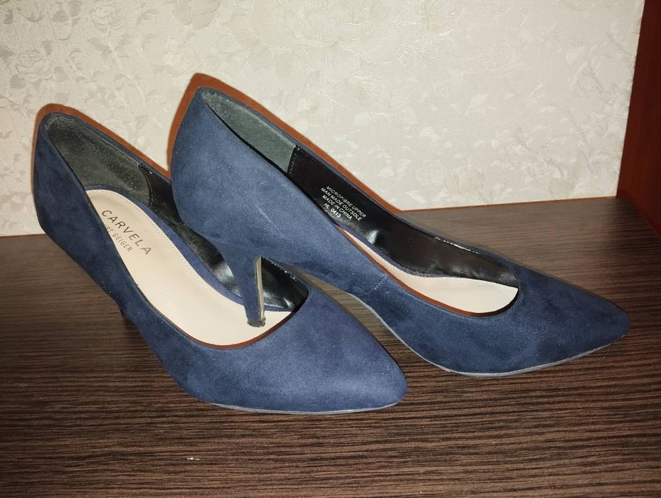 Жіночі туфлі.   .