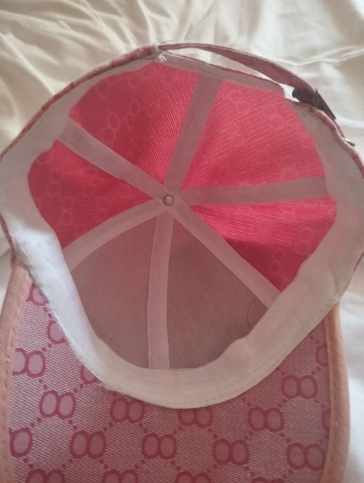 Boné da Gucci rosa