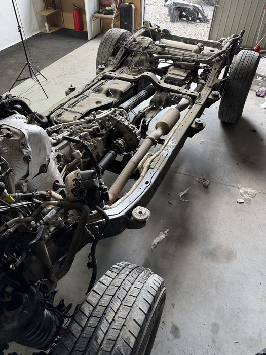 В розборі Jeep Wrangler JL 2018-2026 2.0 бензин.Рама, міст передній задній, ходова частина передня задня