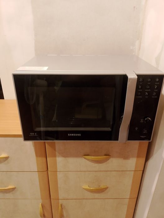 Продам СВЧ печь SAMSUNG