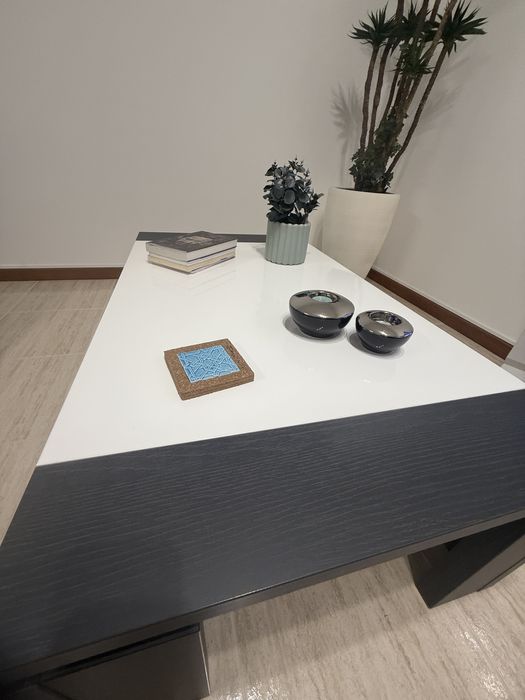 Mesa de centro sala de estar - branco e cinza