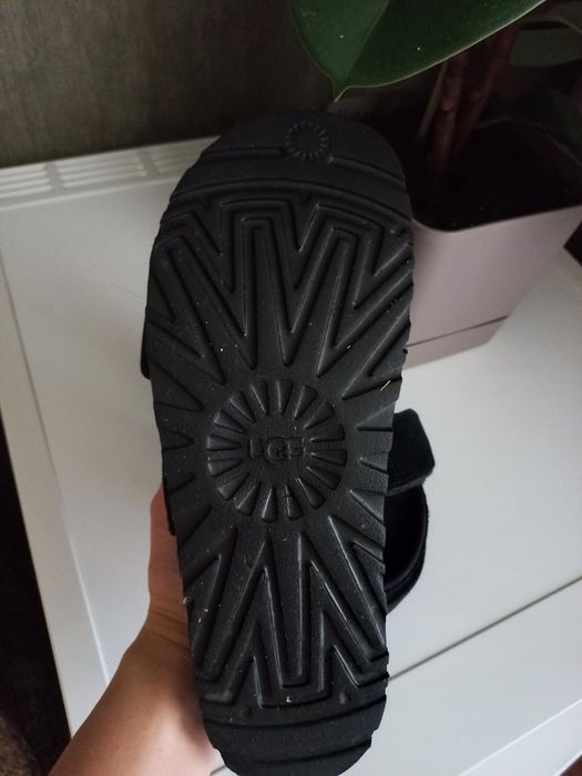 Шлепанци     UGG