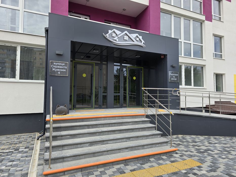 Продаж двокімнатной  видовой квартири в ЖК Парковий на  Дніпрі