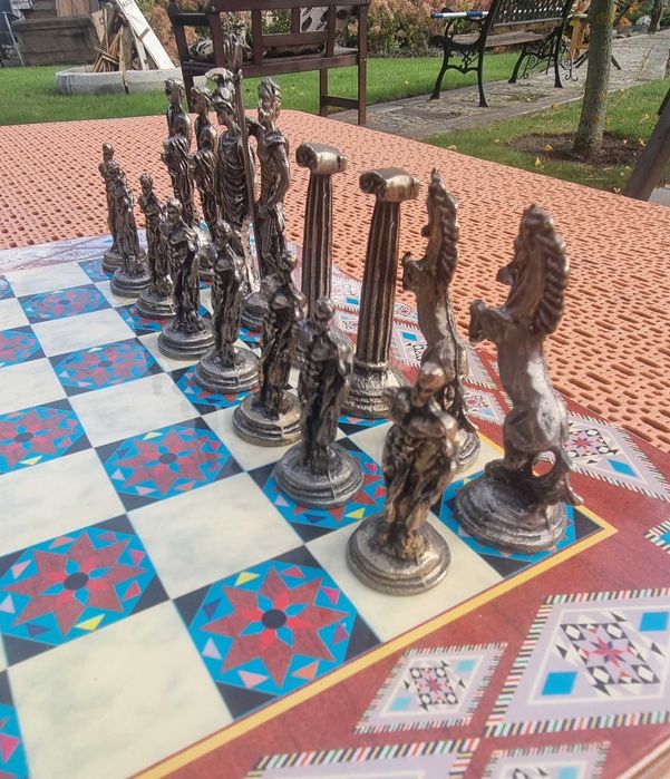 Stare szachy z greckimi postaciami