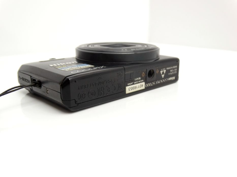 Nikon Coolpix S7000 16Мп/ Wi-Fi/ NFC/ Full HD гарний стан