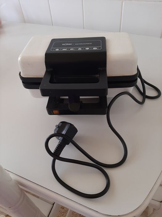 Sanduichera electrónica  SOLAC