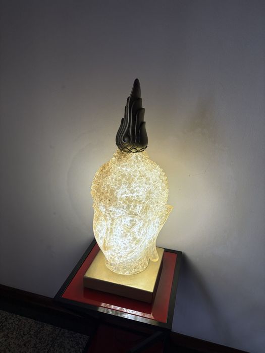 Candeeiro Decorativo Cabeça de Buda - Efeito Cristal/Craquelado (Estilo Zen)