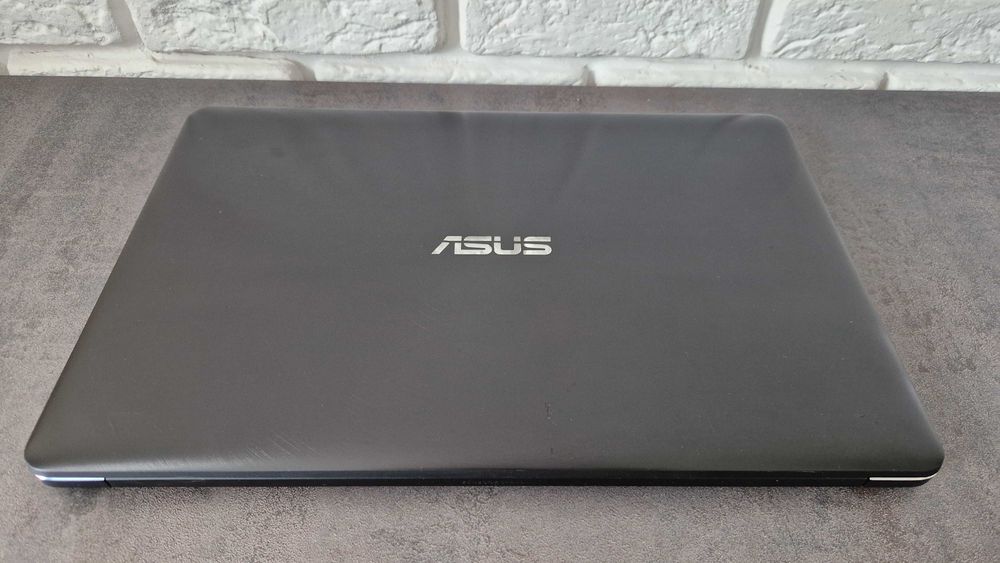 Игровой ноутбук Asus ZenbooK/ i7-7700HQ/ 16/512 / GTX 1050 /
