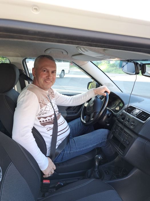 Iнструктор з керування автомобiлем