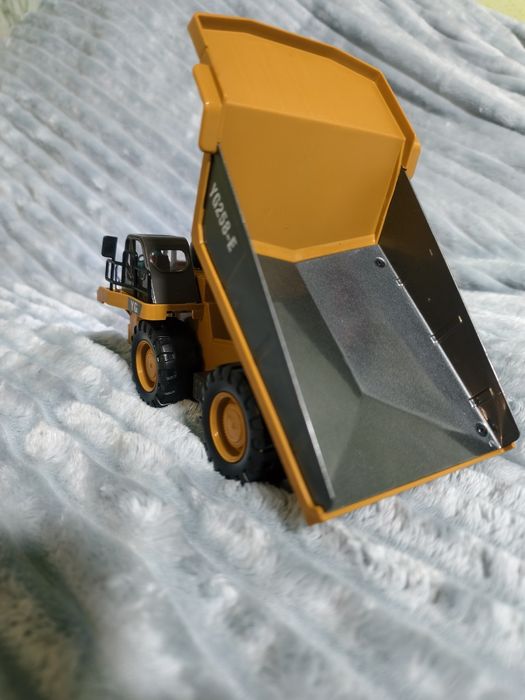 Самосвал на радиоуправлении, машинка на радиоуправлении