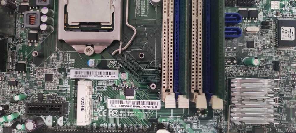 Комплект 1156 мать Foxconn H57D01P8, CPU i3-530 2.93GHz, 2Gb DDR3