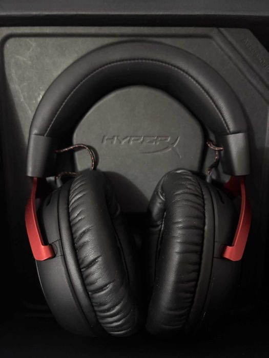 Headset / Auscultadores HyperX Cloud III – Como Novos