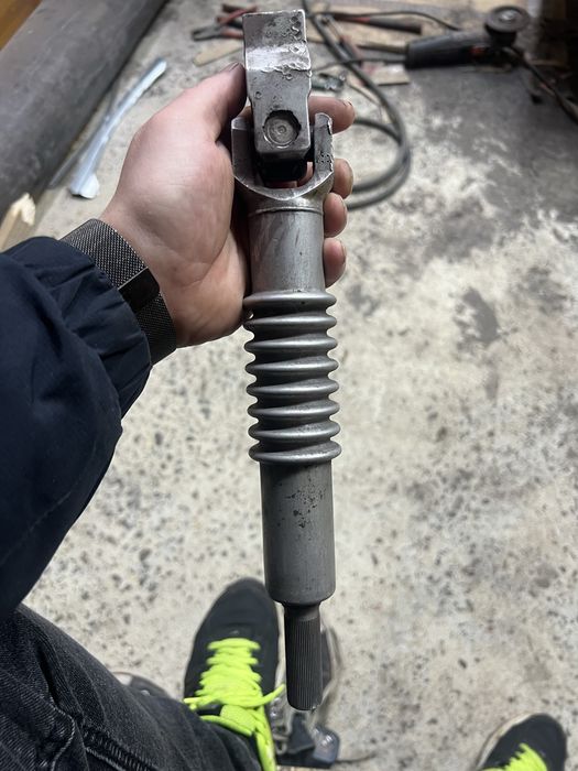 Продам рульовий карданчик bmw e36