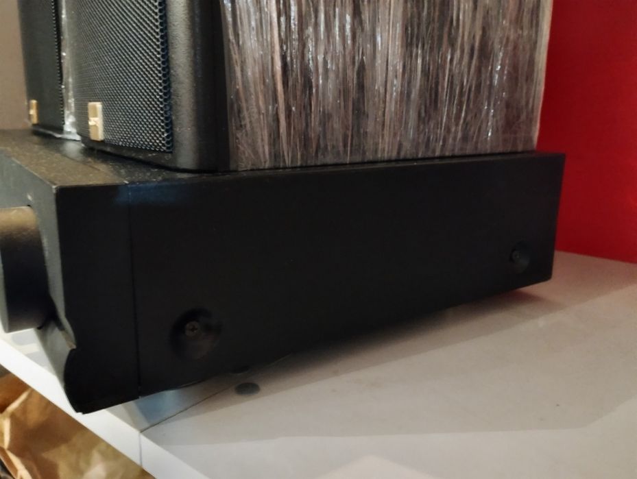 Транзисторний підсилювач HARMAN-KARDON HK-610