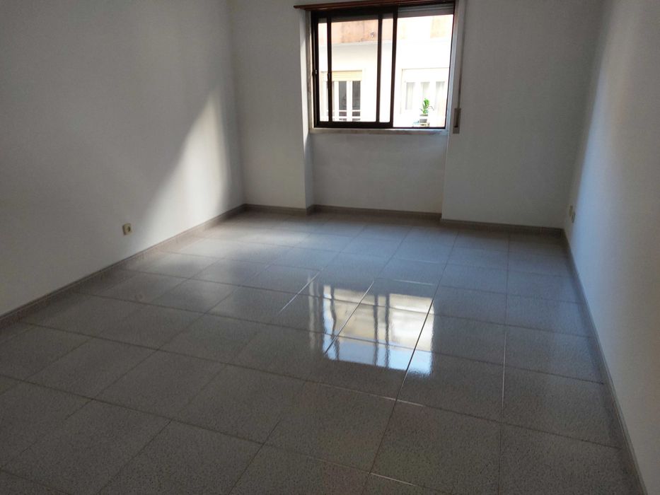 Apartamento T2 no Centro de Queluz - Como novo