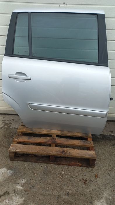 Drzwi prawe tył tylne kompletne opel Zafira B