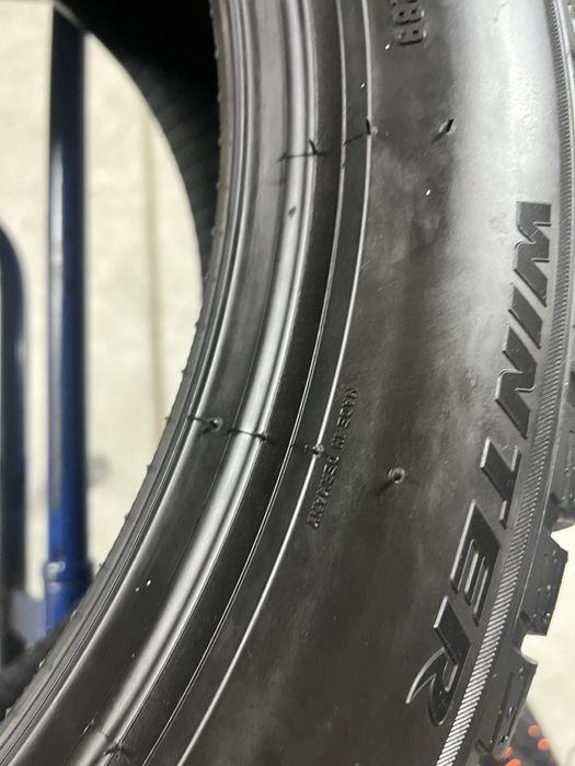 275/40/19+245/45/19 R19 Pirelli Sottozero 3 RSC 4шт нові зима