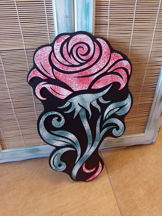 Quadro rosa em relevo