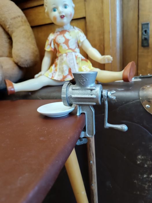 Игрушка времён СССР мясорубка