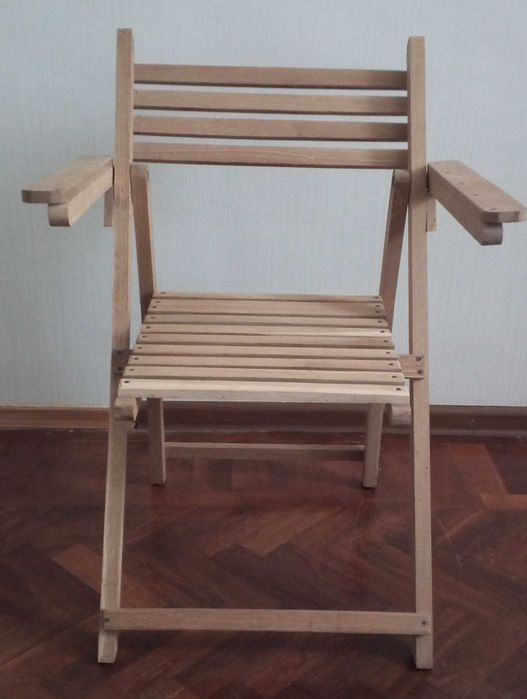 Деревянный раскладной стул (кресло) для сада или двора