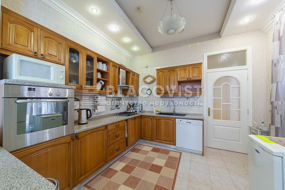 Велика квартира Софіївська  центр автономне опалення, енергопостачання