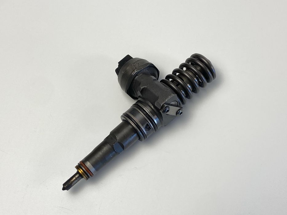 Насос-форсунка VW T5 1.9TDI 2003-2010 Фольксваген Т5 038130073BN