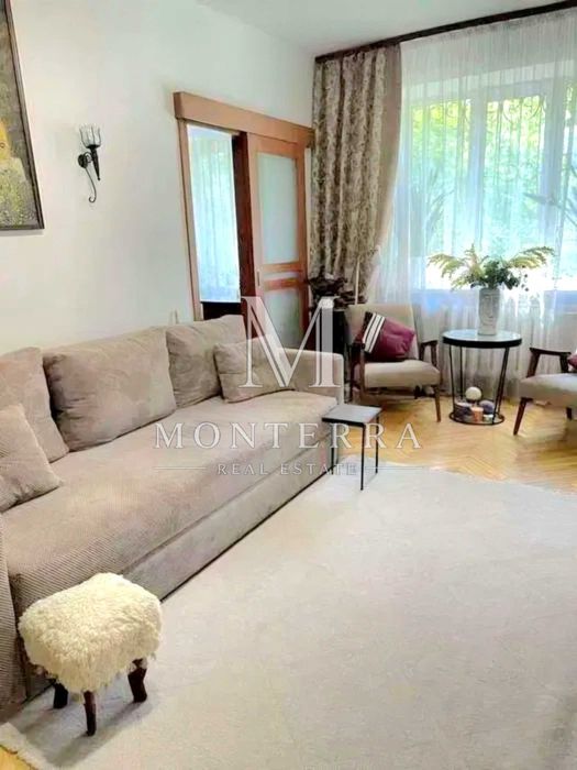 Продаж 2-кімнатної квартири з ремонтом метро Дарниця вул. Г Чупринки 8