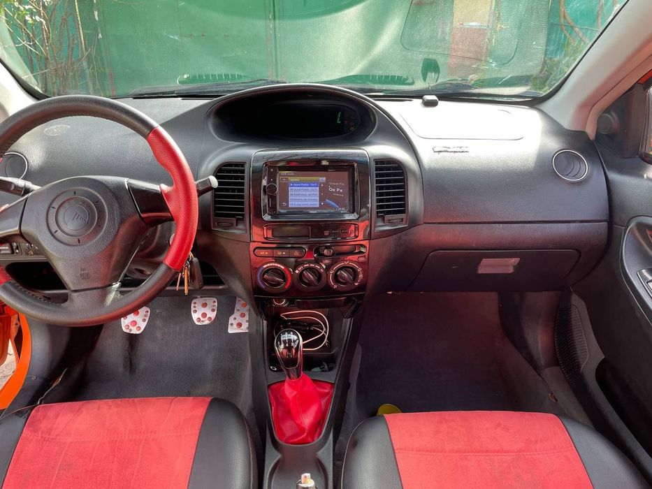 Джилі мк кросс 2013 року