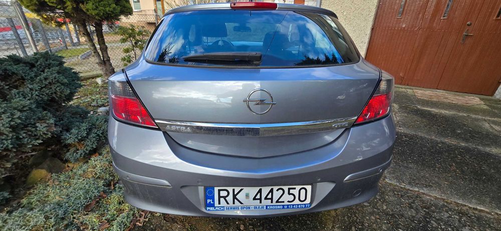 OPEL ASTRA H GTC 1,4 Benz. 2008 r.