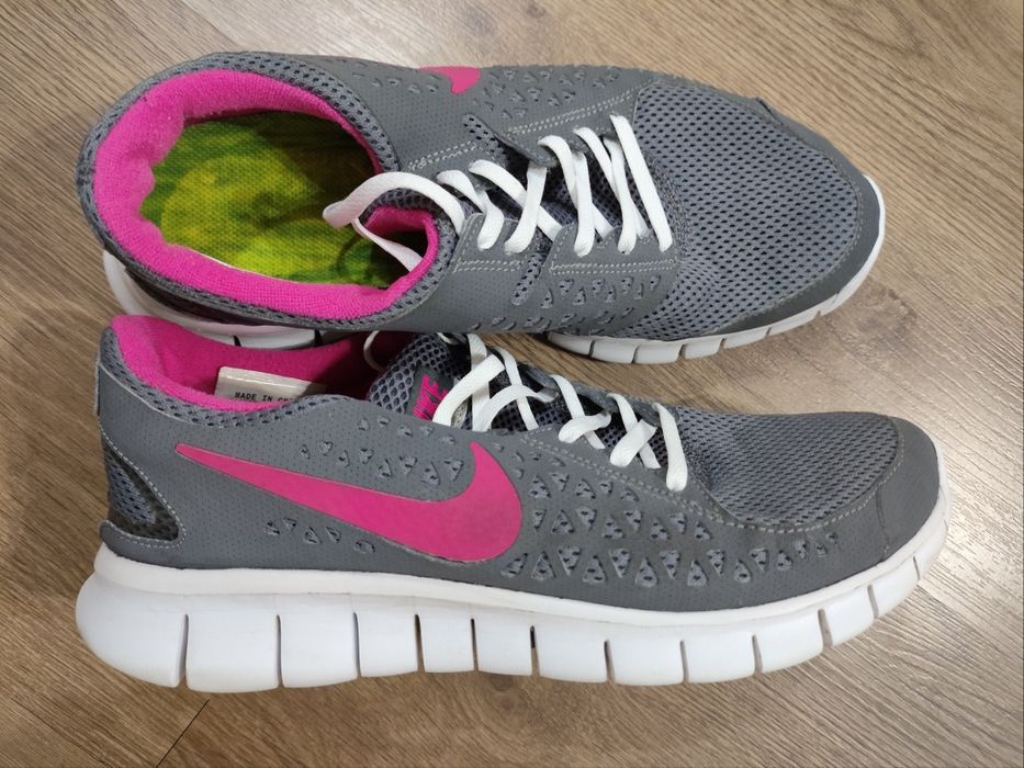 Кроссовки Nike р.39 стелька 25,5 см оригинал