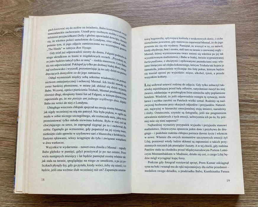 Poszukiwacze szczęścia-Doshi Tishani. Romans