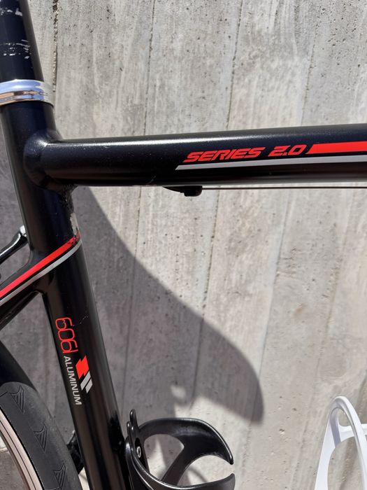 Bicicleta de estrada GT