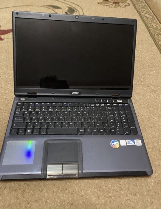 2 ноутбука не работабт причина не известна оба с магазина