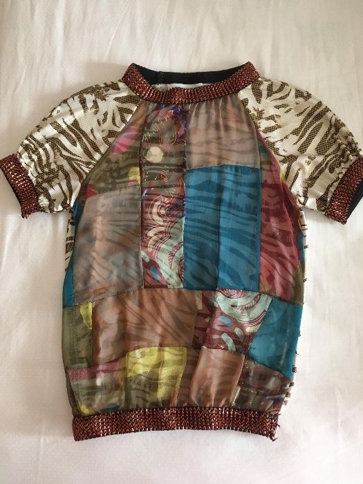 Blusa em seda Ricardo Preto, tamanho S. Como nova.