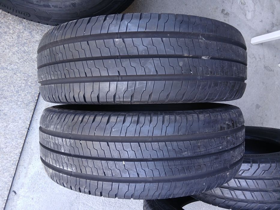 Pneus Novos 215/70R15 C Continental