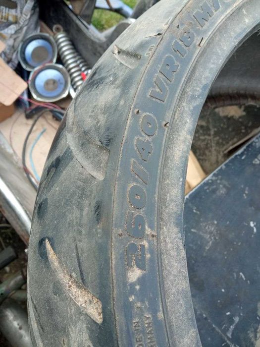 Мотошина і колеса