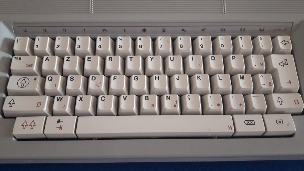 Máquina de escrever eléctrica Smith Corona XL 1850