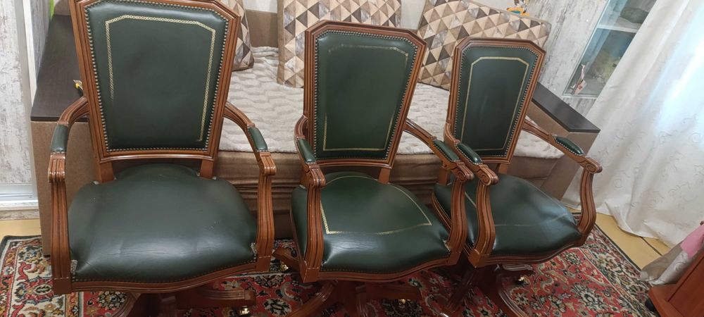 Продам VIP кресла испанской фабрики Arte Mobilia. Ручная работа.
