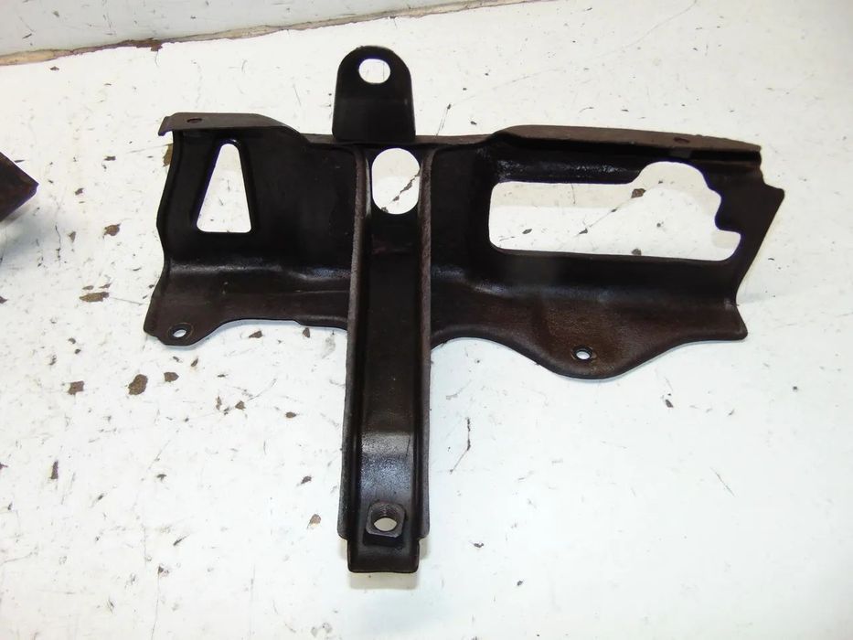 Toyota Starlet EP70 suportes para-choques