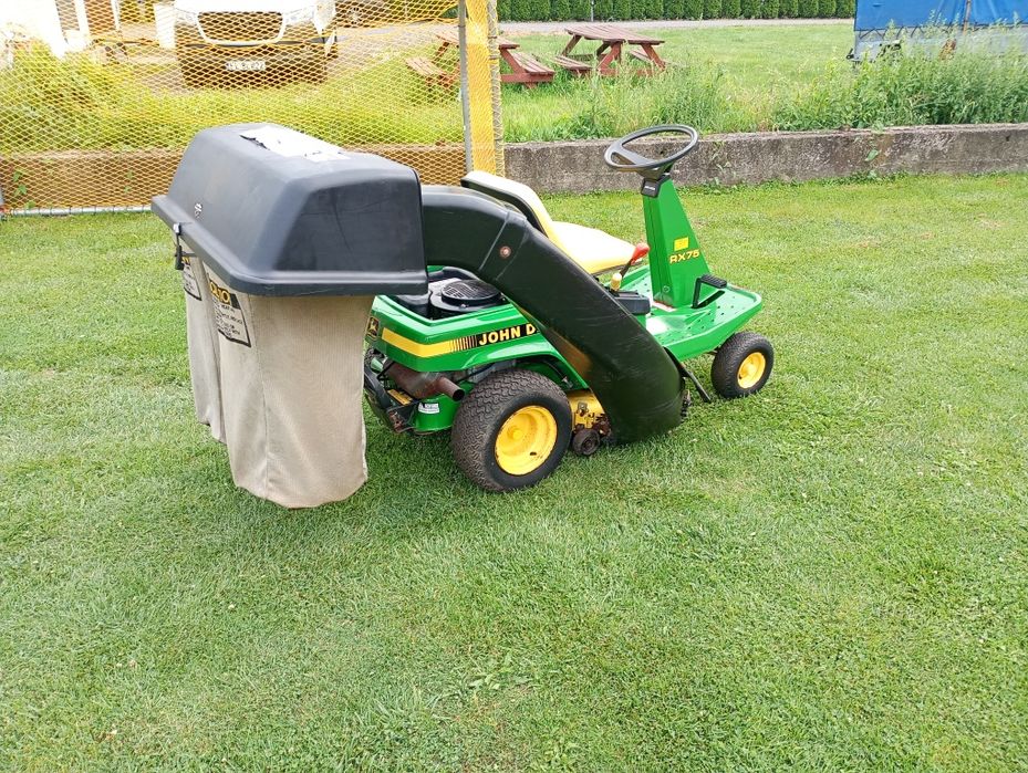 Kosiarka traktorek John Deere wyrzut boczny kosz silnik Kawasaki
