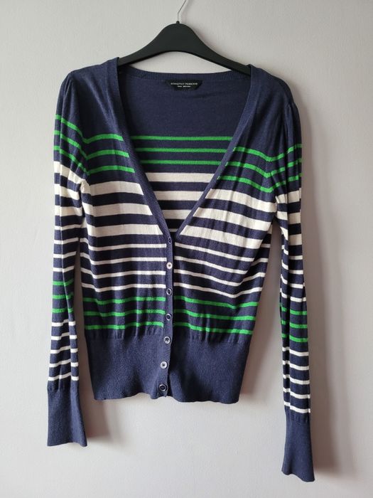 Sweter rozpinany w paski.