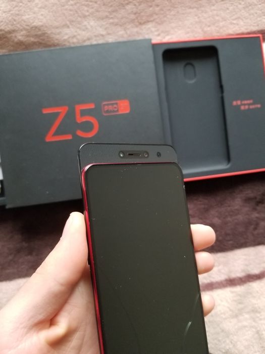 Продам  Lenovo z5 pro gt , 8/256 ,