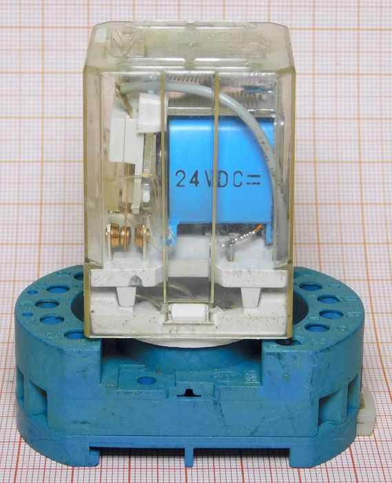 Przekaźnik 24V DC 10A R15 60,13 FINDER z podstawką [0RK]1