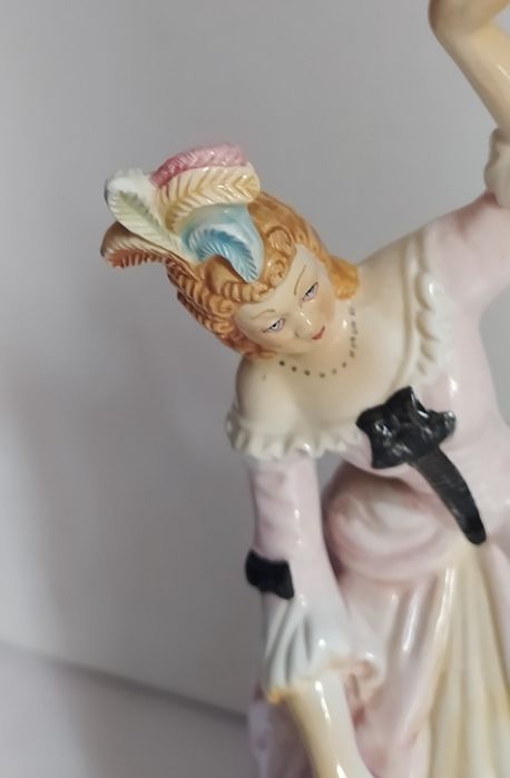 Estatueta de casal a dançar