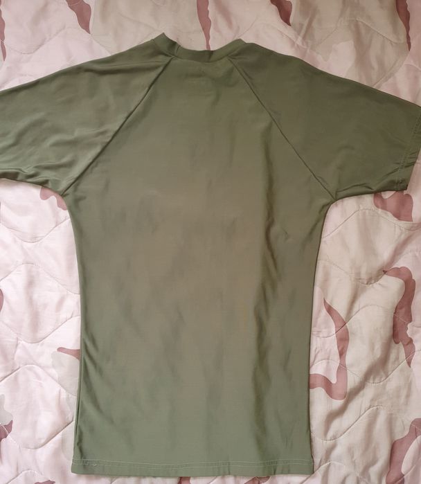 T-Shirts de lycra verde azeitona- L