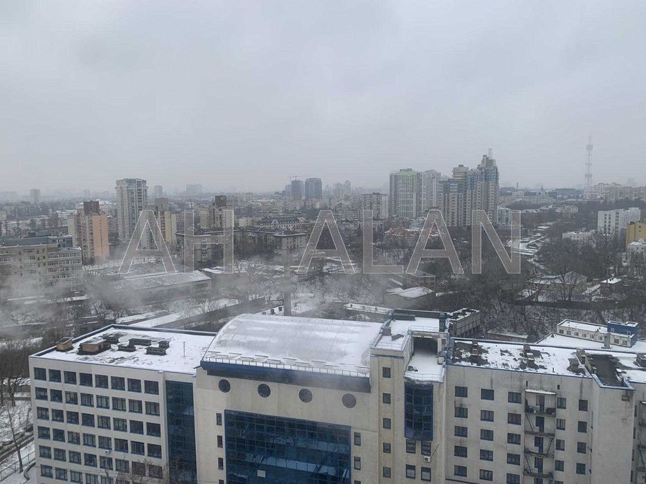 Без комісії Здається 3-кімнатна квартира на вул. Татарська 7