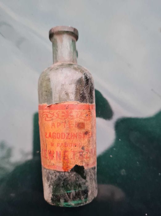 Stare butelki z czasów PRL