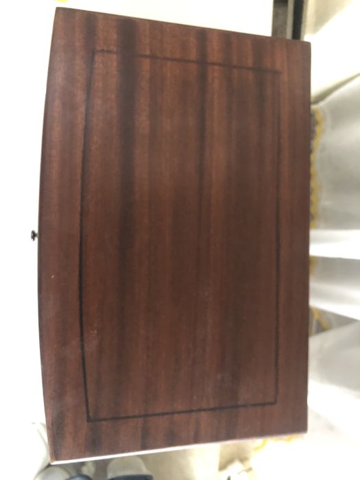 Caixa de madeira com gavetas