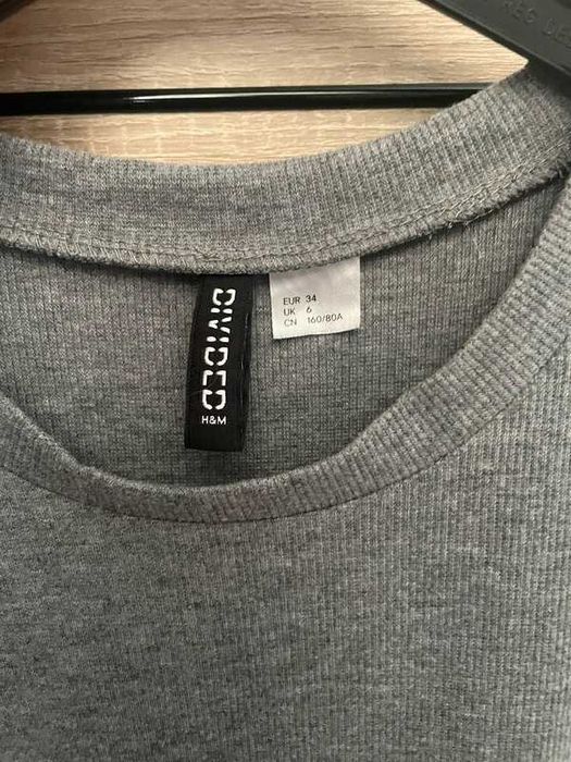 Szara popielata dopasowana krótka sukienka prążek H&M 34
